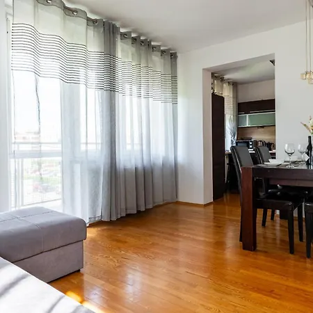 - Balcony, Park And Tram Nearby - By Rentujemy 브로츠와프