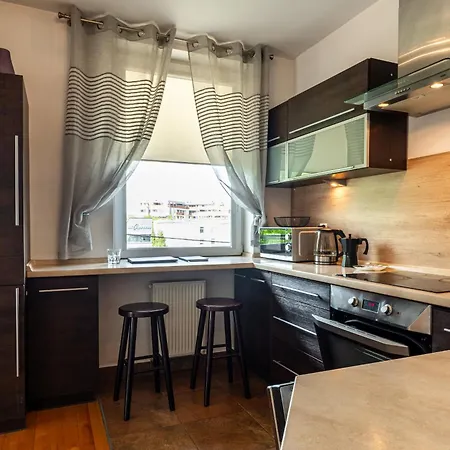 - Balcony, Park And Tram Nearby - By Rentujemy 아파트 *