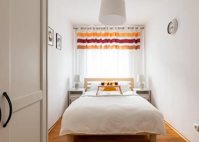 - Balcony, Park And Tram Nearby - By Rentujemy *