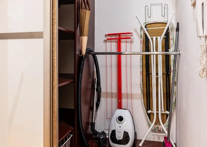 아파트 - Balcony, Park And Tram Nearby - By Rentujemy