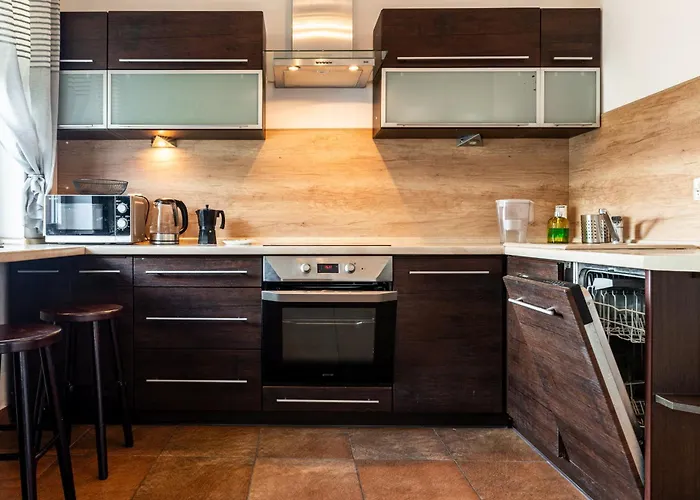 - Balcony, Park And Tram Nearby - By Rentujemy 아파트 *