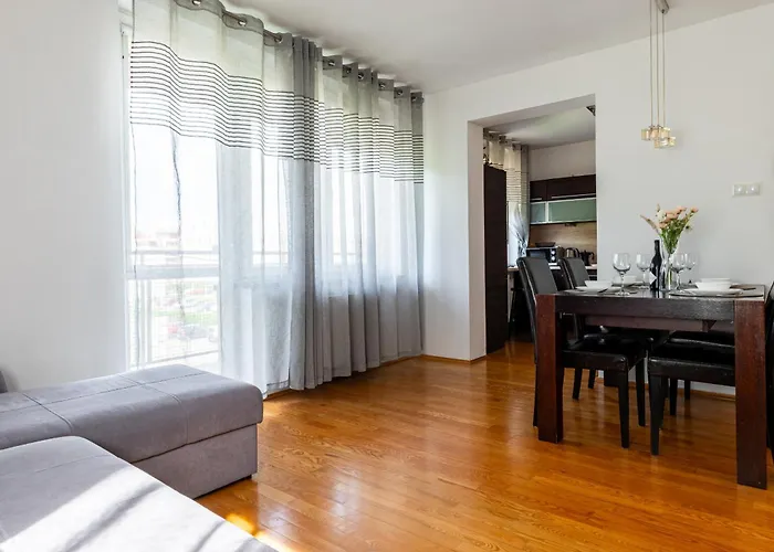 - Balcony, Park And Tram Nearby - By Rentujemy 브로츠와프