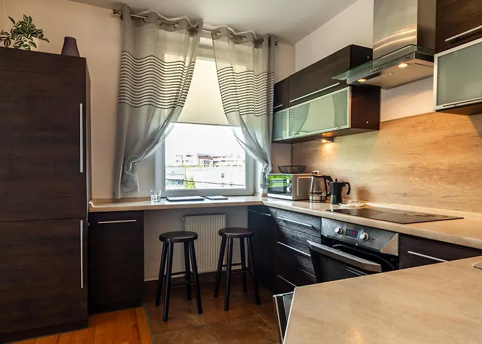 - Balcony, Park And Tram Nearby - By Rentujemy 아파트 *