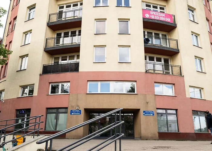 - Balcony, Park And Tram Nearby - By Rentujemy 아파트 *