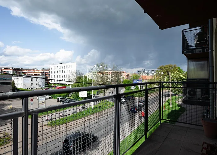 - Balcony, Park And Tram Nearby - By Rentujemy *