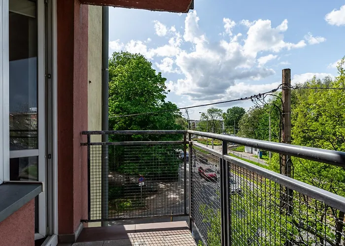 아파트 - Balcony, Park And Tram Nearby - By Rentujemy