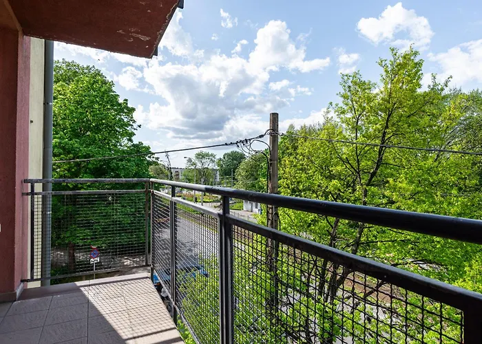 아파트 - Balcony, Park And Tram Nearby - By Rentujemy *