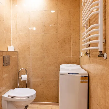 - Balcony, Park And Tram Nearby - By Rentujemy Appartamento *