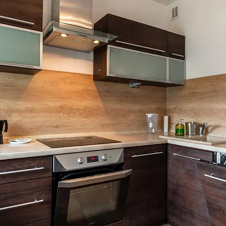 Apartment - Park And Tram Nearby - By Rentujemy *