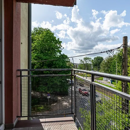 Apartment - Park And Tram Nearby - By Rentujemy